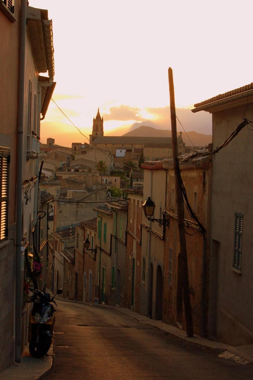 Vista De La Vila - Turismo De Interior. Llubí Exteriér fotografie