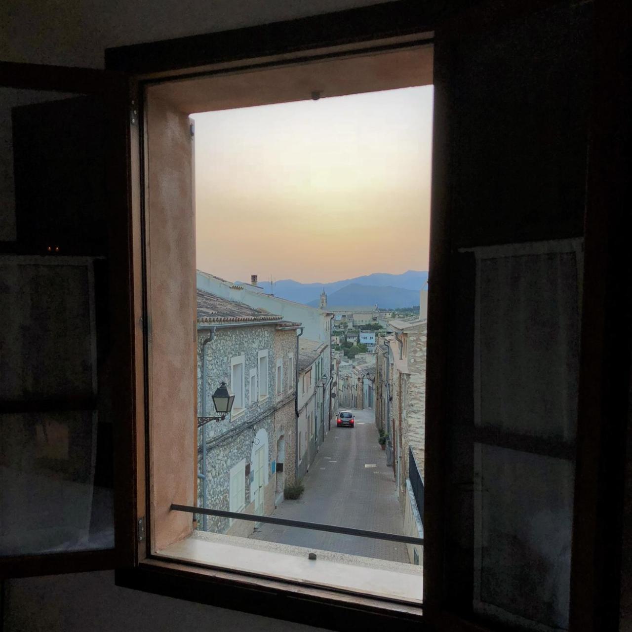 Vista De La Vila - Turismo De Interior. Llubí Exteriér fotografie
